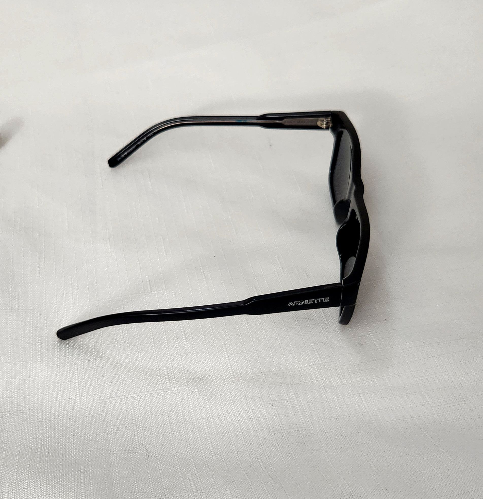 Arnette × Rap Tees Arnette X Post Malone Post Malone Shiny Black Sunglasses Size ONE SIZE - 4 Thumbnail