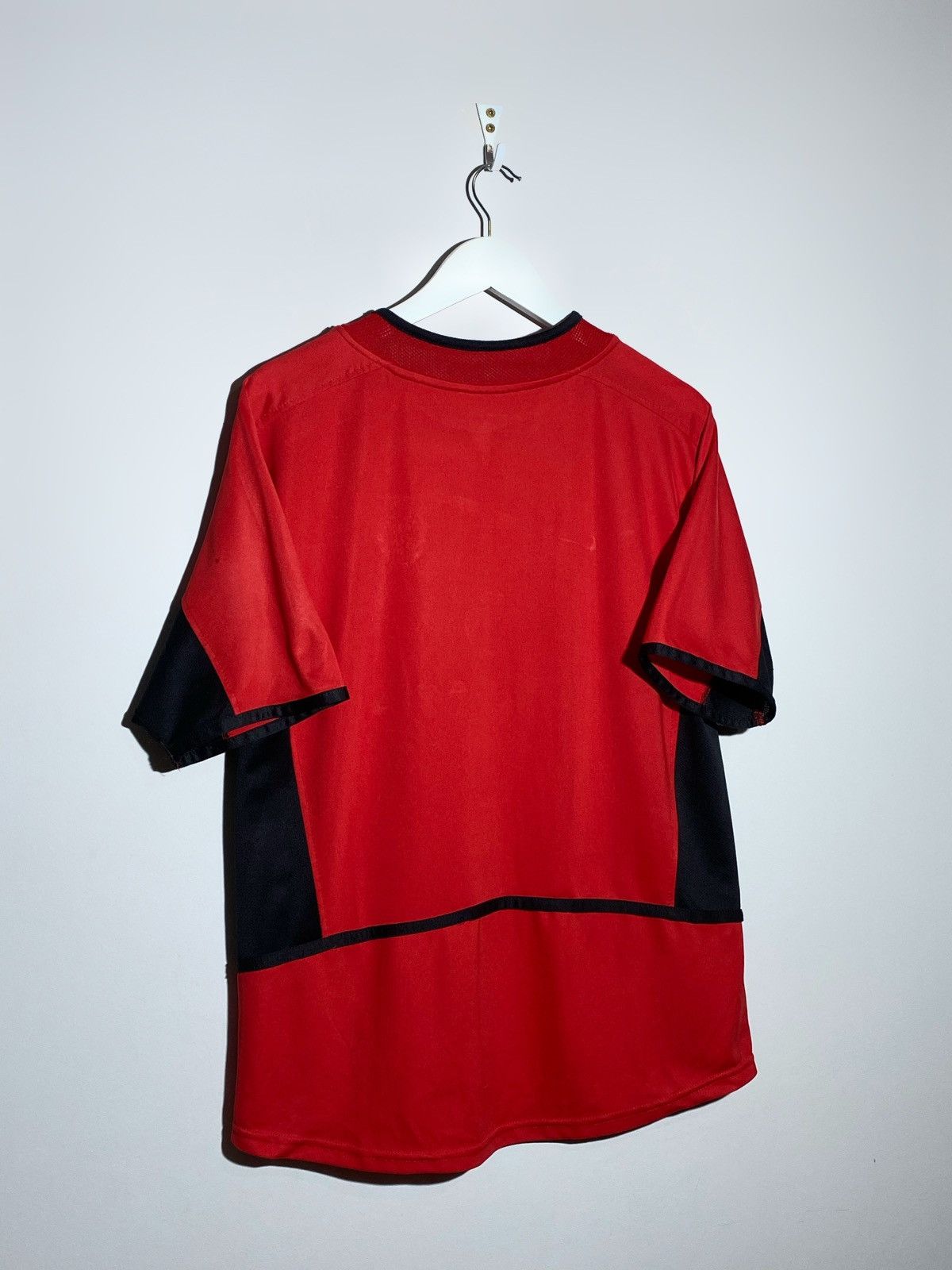 Nike Vntg Nike Manchester United Vodafone Retro Hype Jersey Size US M / EU 48-50 / 2 - 2 Thumbnail