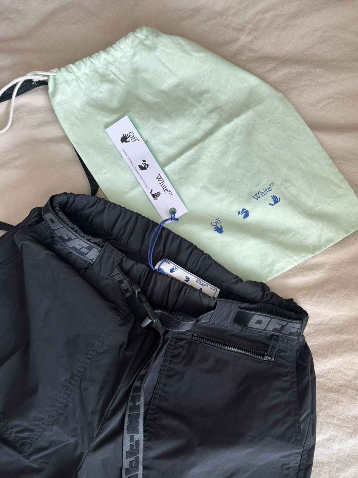 Off-White Off-White Industrial Cargo Shorts Black 32 Size US 32 / EU 48 - 1 Thumbnail