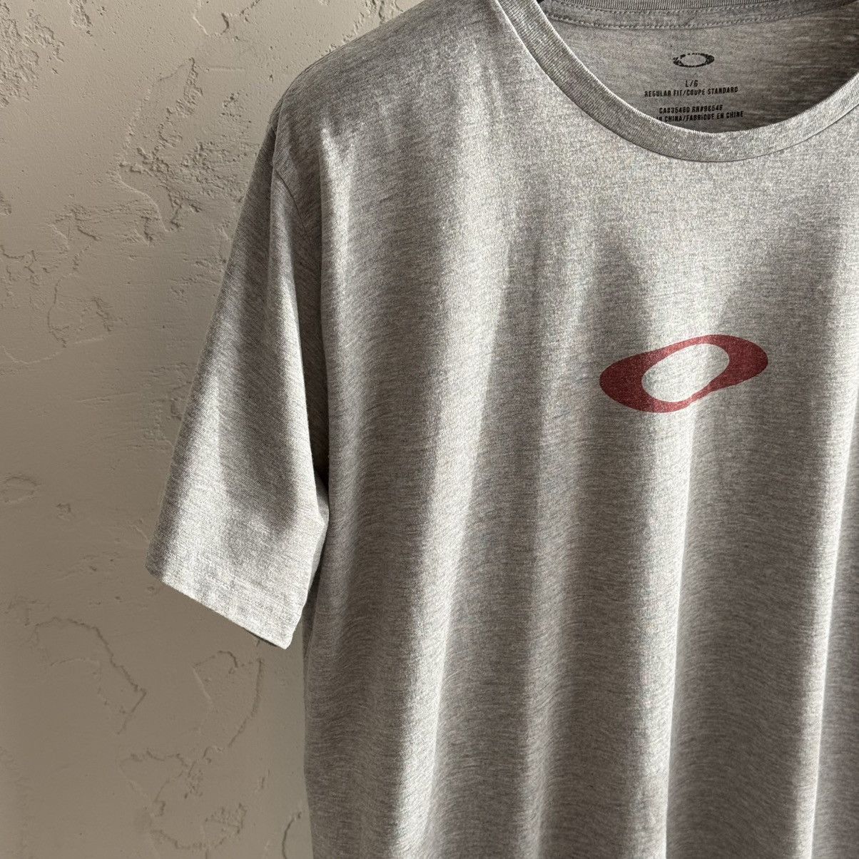 Oakley Vintage Oakley Centr Logo T-Shirt Y2K Size US L / EU 52-54 / 3 - 6 Thumbnail