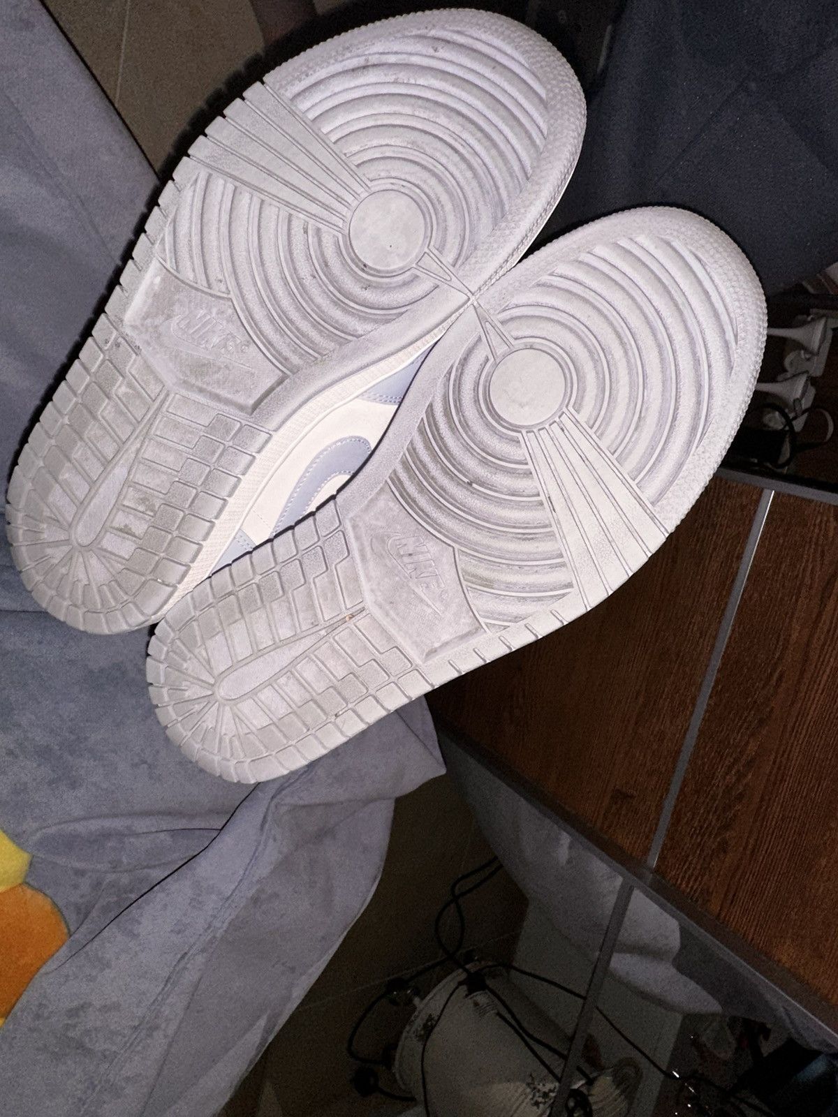 Nike (WMNS) Air Jordan 1 Low 'Aluminum' Size US 9 / IT 39 - 5 Thumbnail