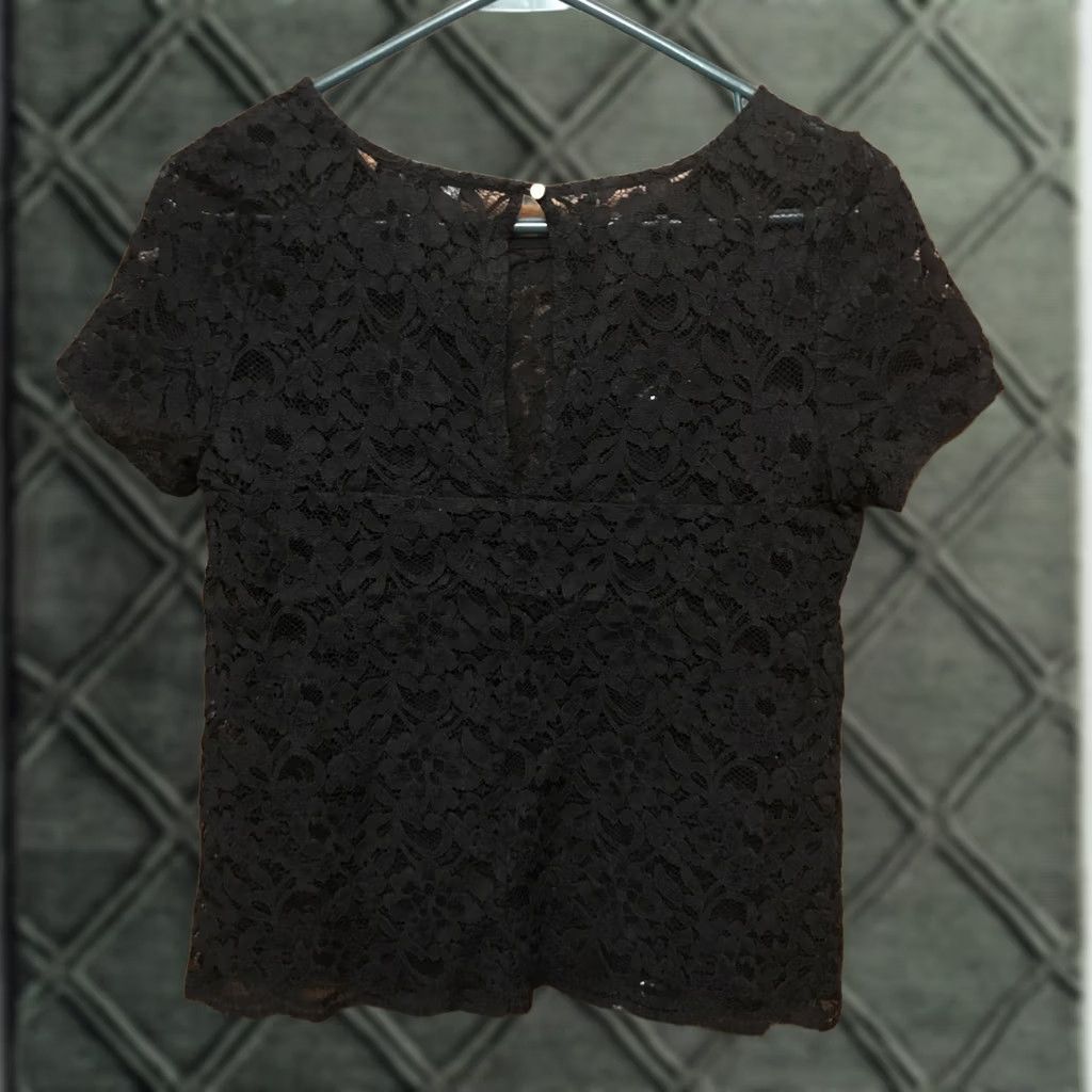 Forever 21 FOREVER 21 Blouse Shirt Juniors M Black Floral Lace Sheer Cap Sleeve Round Neck Grunge 90s 00s Women Size M / US 6-8 / IT 42-44 - 1 Thumbnail