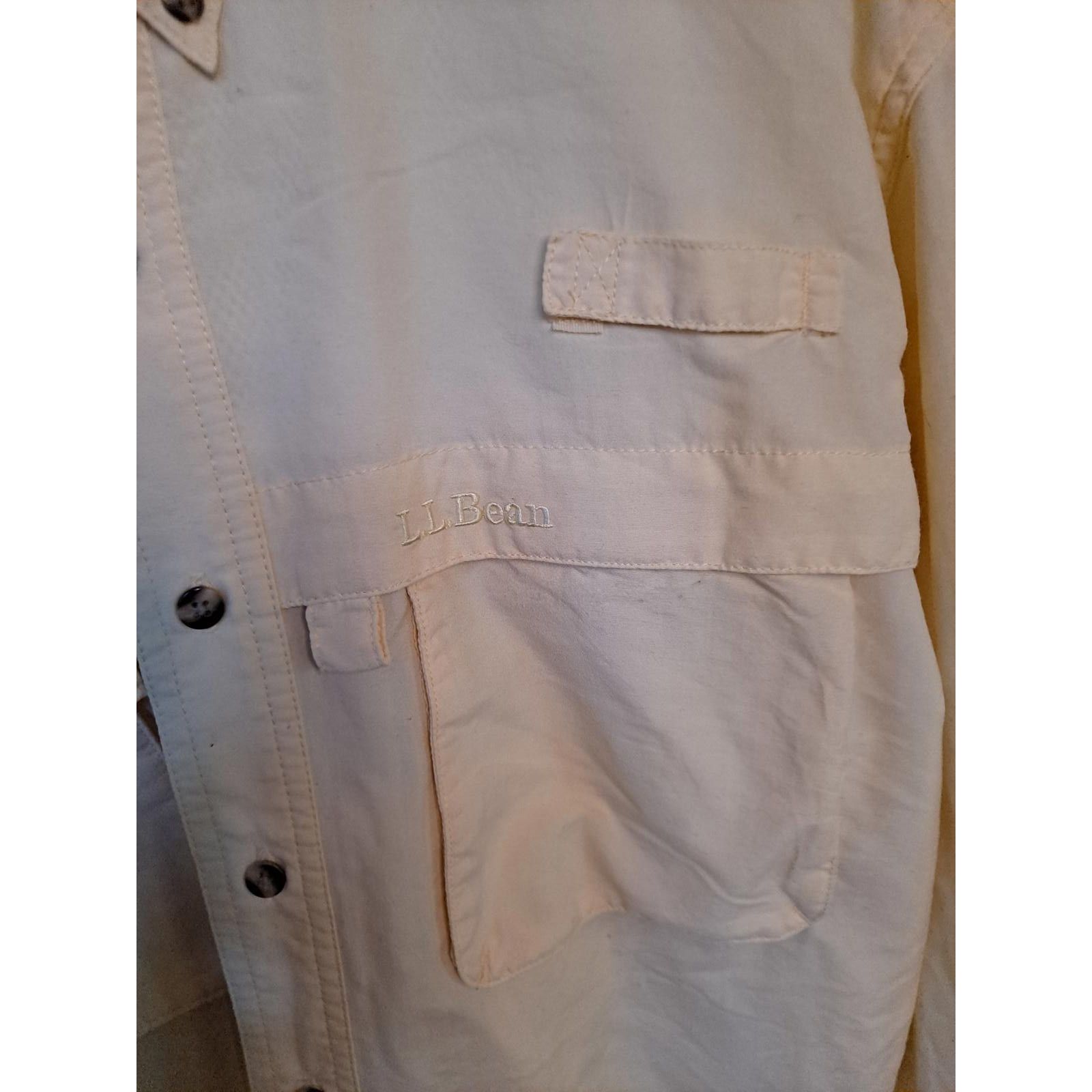 L.L. Bean L.L. Bean Off White/Tan Button Up Vented Nylon/Poly Fishing Size US M / EU 48-50 / 2 - 2 Thumbnail