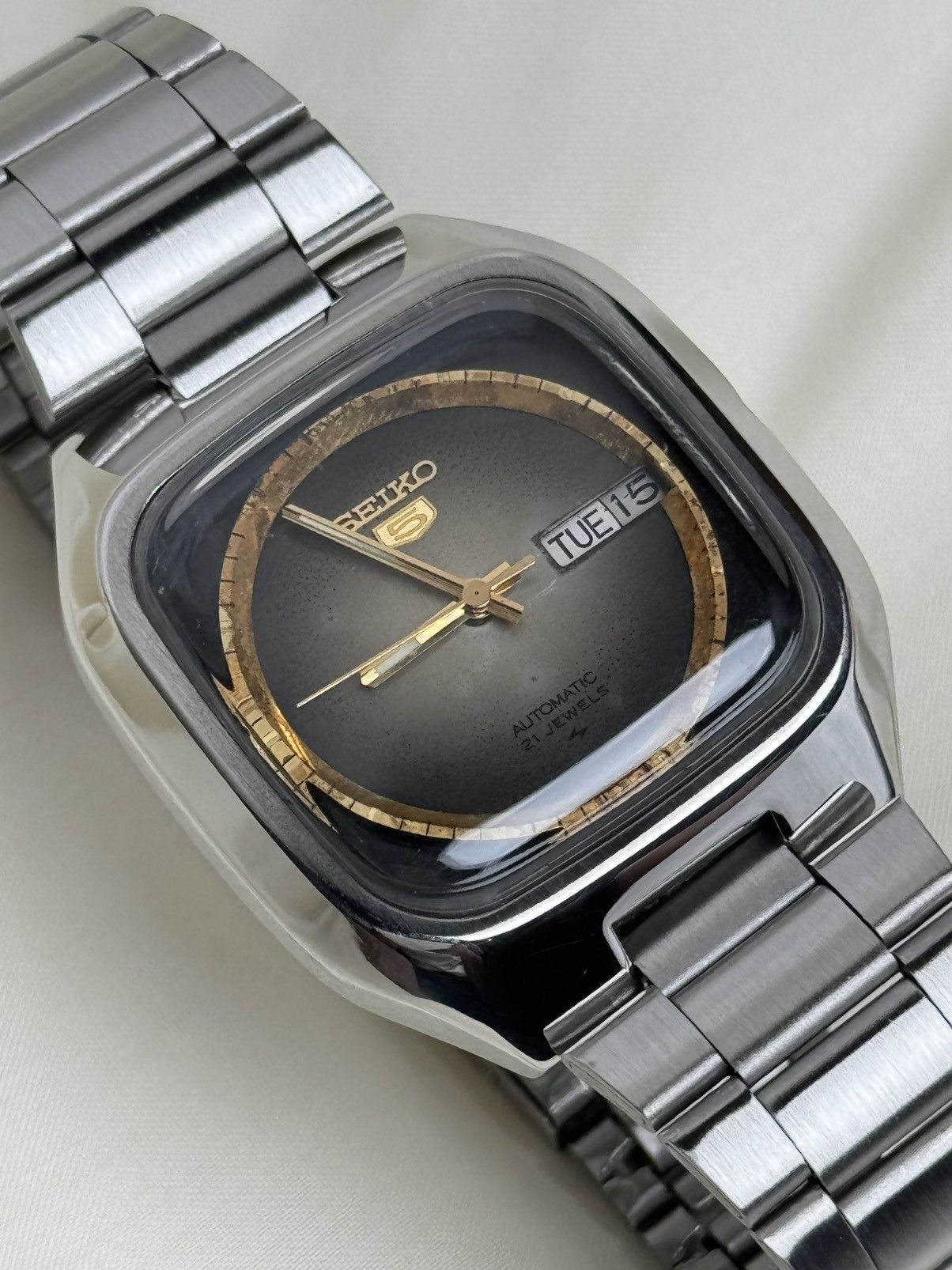 Seiko Seiko 5 TV Case Vintage Watch 7019|Day/Date watch japan made Size 36 - 9 Thumbnail