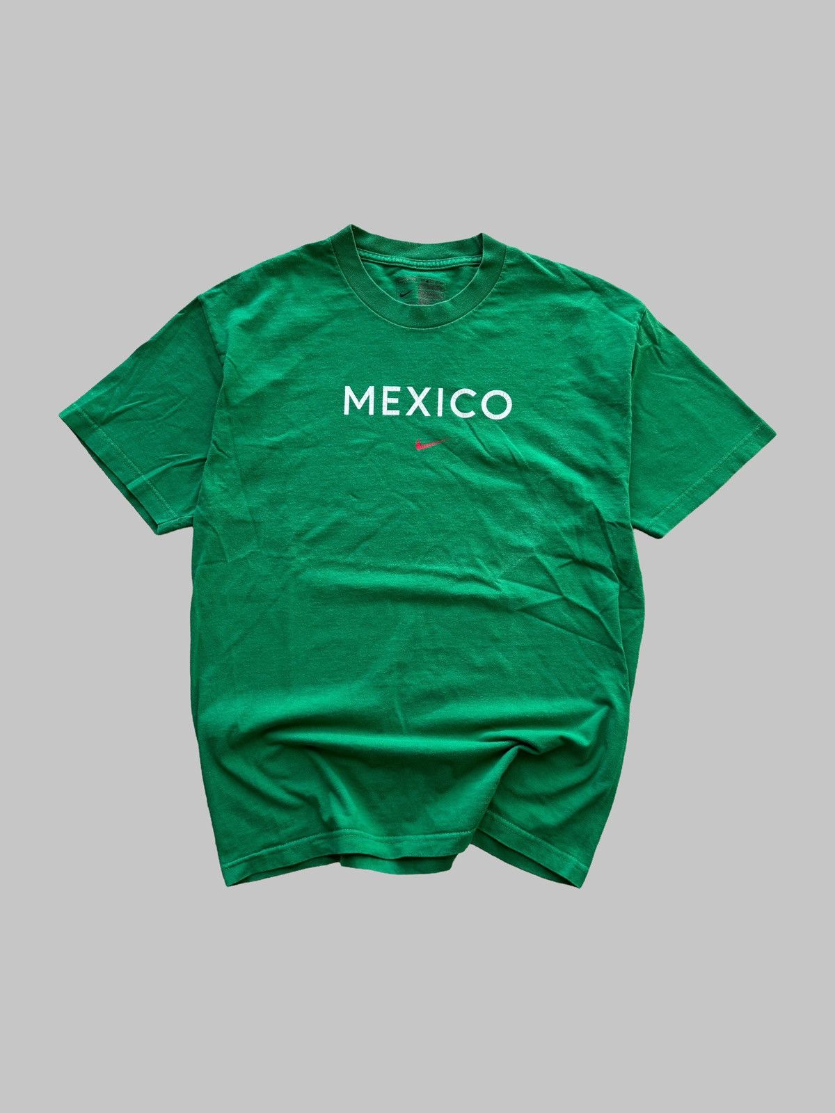 Nike Vintage Nike T-shirt Green Y2k Mexico Size US M / EU 48-50 / 2 - 1 Thumbnail