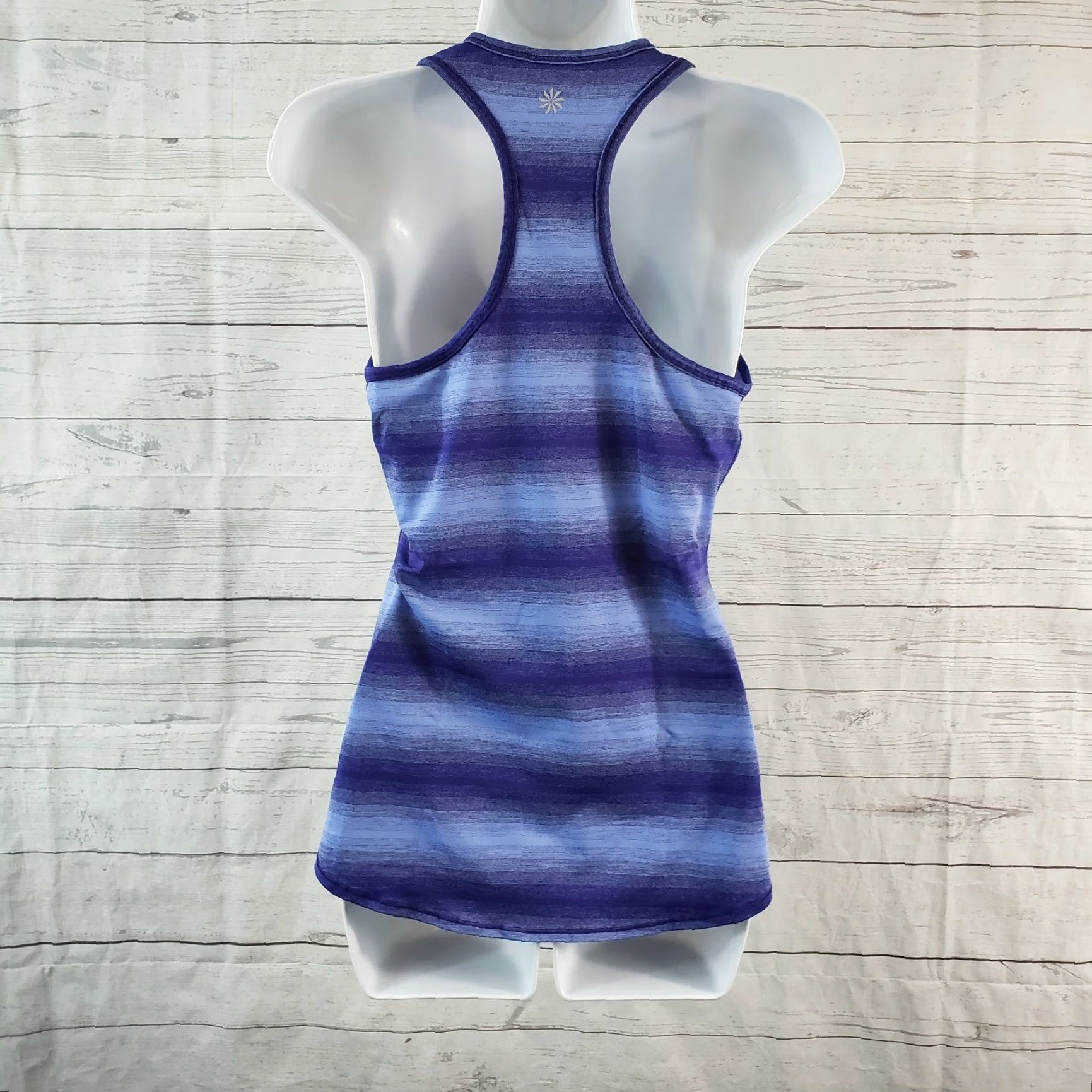 Athleta Athleta Chi Ombre Tank Small Blue Striped Scoop Neck Racerback Womens Size ONE SIZE - 4 Thumbnail