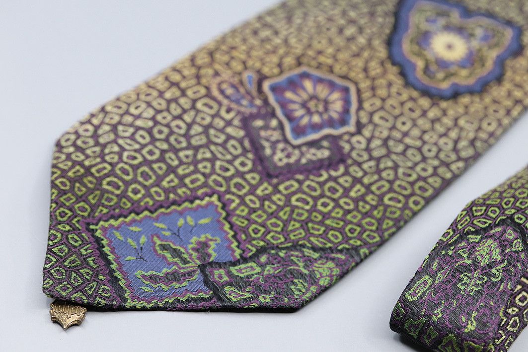 Other Vintage Alpi Silk Tie with Abstract Medallion Pattern Size ONE SIZE - 8 Thumbnail