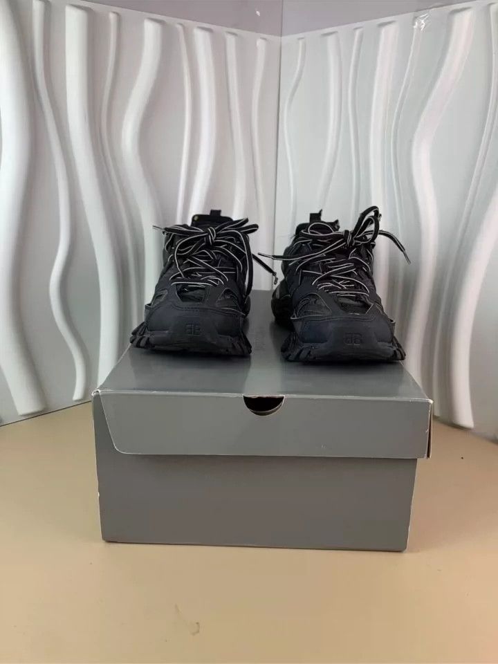Balenciaga Balenciaga Black lacing low Top Casual Shoes Dad Shoes 2502 Size US 5 / EU 37 - 5 Thumbnail