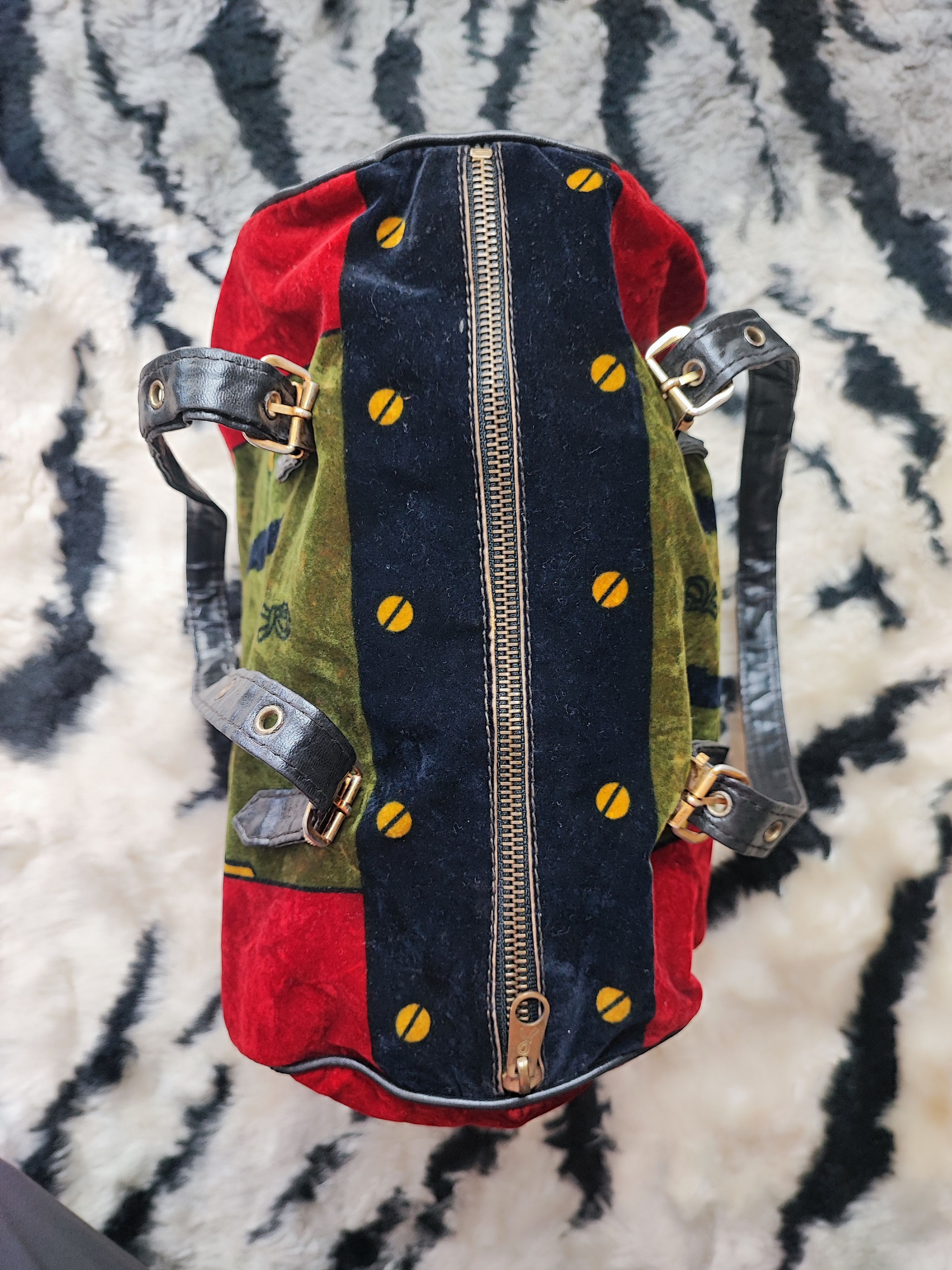 Roberta di Camerino Vintage Roberta Di Camerino Trompe L'Oeil Velvet Handbag Size ONE SIZE - 9 Thumbnail