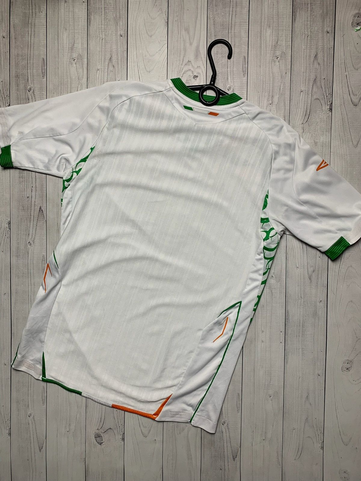 Umbro × Vintage Vintage Umbro Ireland soccer jersey size S logo Size US S / EU 44-46 / 1 - 8 Thumbnail