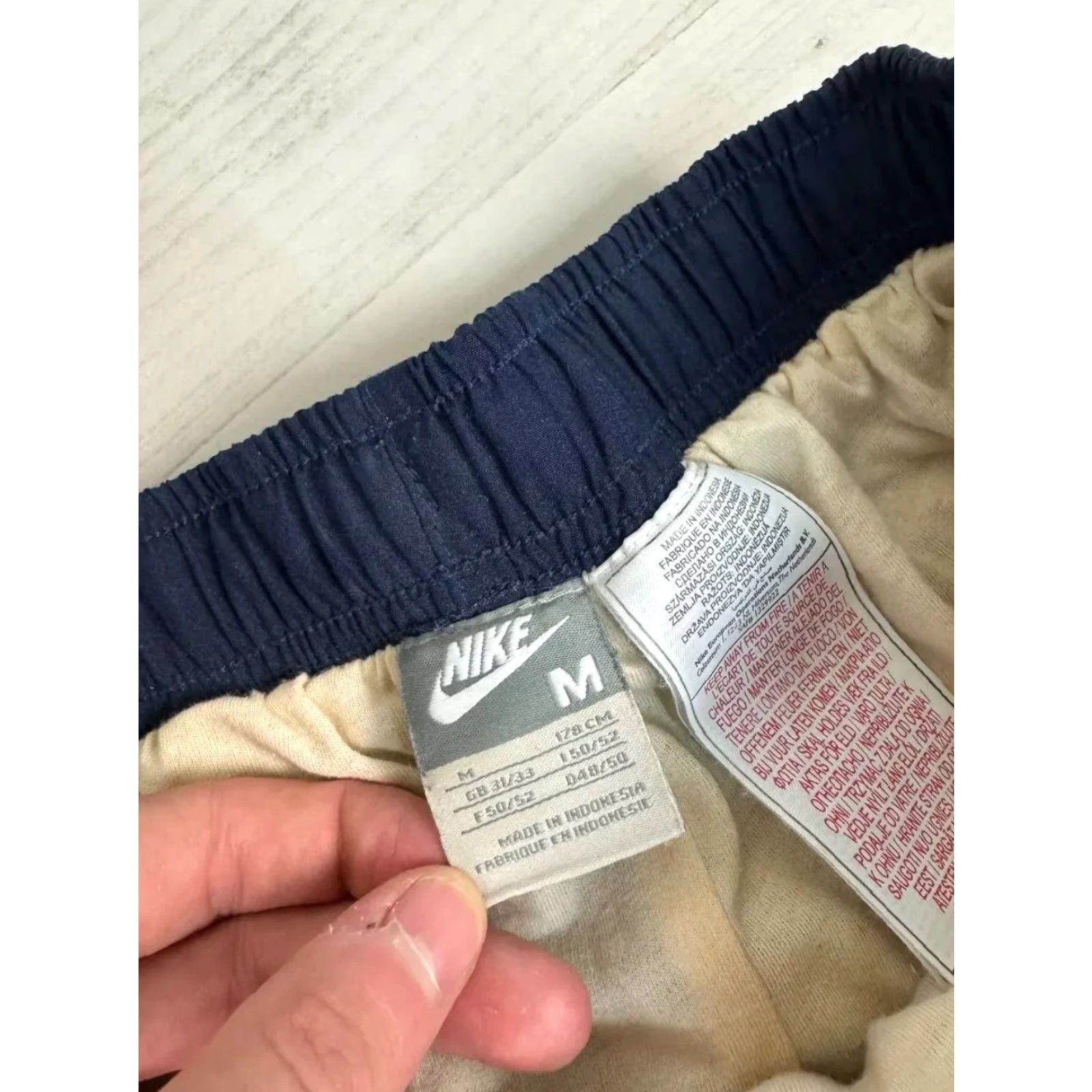 Nike VINTAGE Nike Track Pants Pants Men M Blue Nylon Striped Logo 00s Y2K Activewear Gym & Training Running & Jogging 80s 90s 00s Mens Size US 31 - 7 Thumbnail