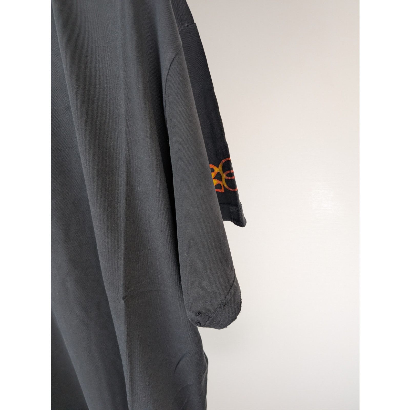 Balenciaga o1rshd1 Vintage Burning Unity Oversized Jersey T-Shirt Black Size US L / EU 52-54 / 3 - 6 Thumbnail