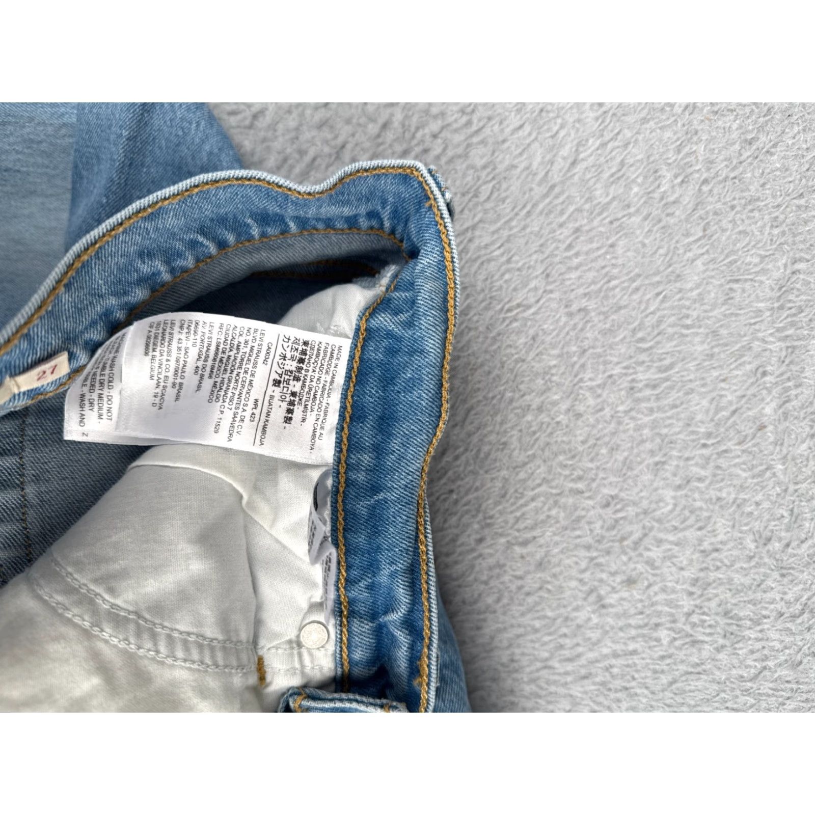 Levi's Levis Jeans Women 27x28 Blue Premium Denim Wedgie Straight Button Fly 27 28 Vintage N/A Size 27" / US 4 / IT 40 - 7 Thumbnail