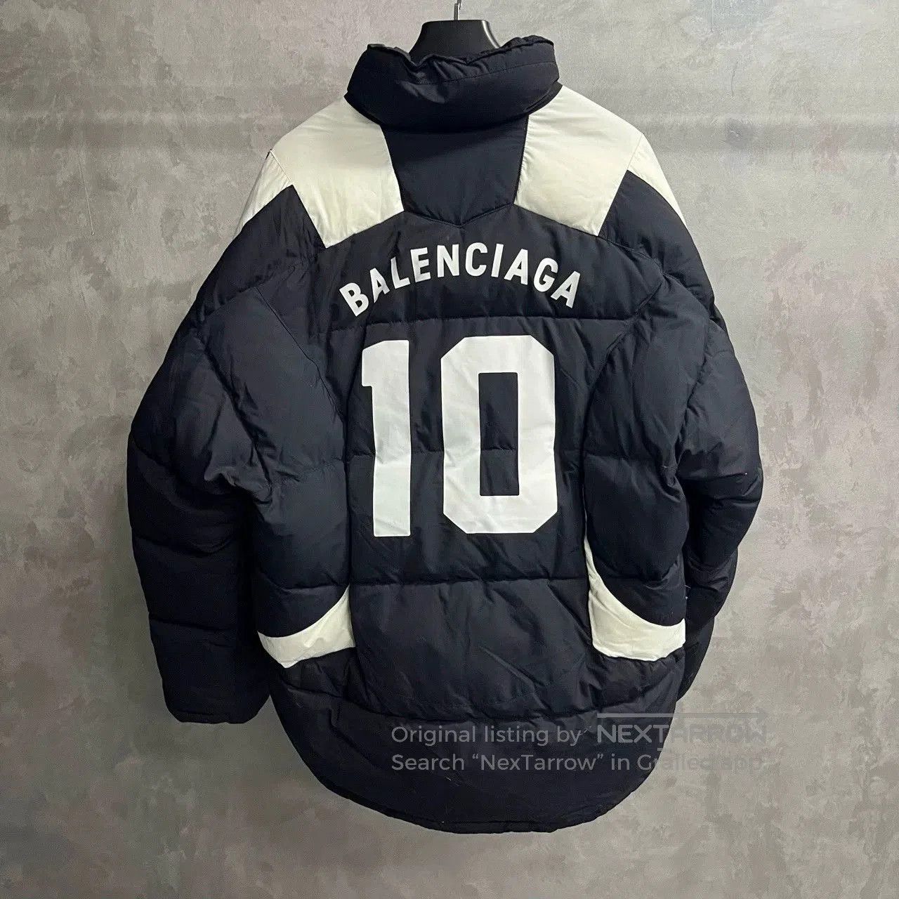 Balenciaga Balenciaga Football Print Logo Down Jacket. Size US S / EU 44-46 / 1 - 5 Thumbnail