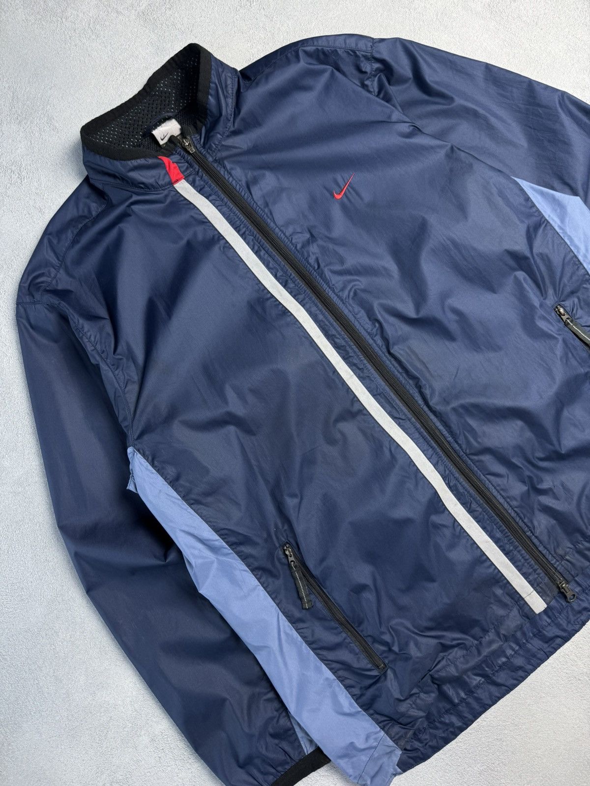 Nike Vintage Nike Drill Small Logo Nylon Track Jacket size L Size US L / EU 52-54 / 3 - 3 Thumbnail