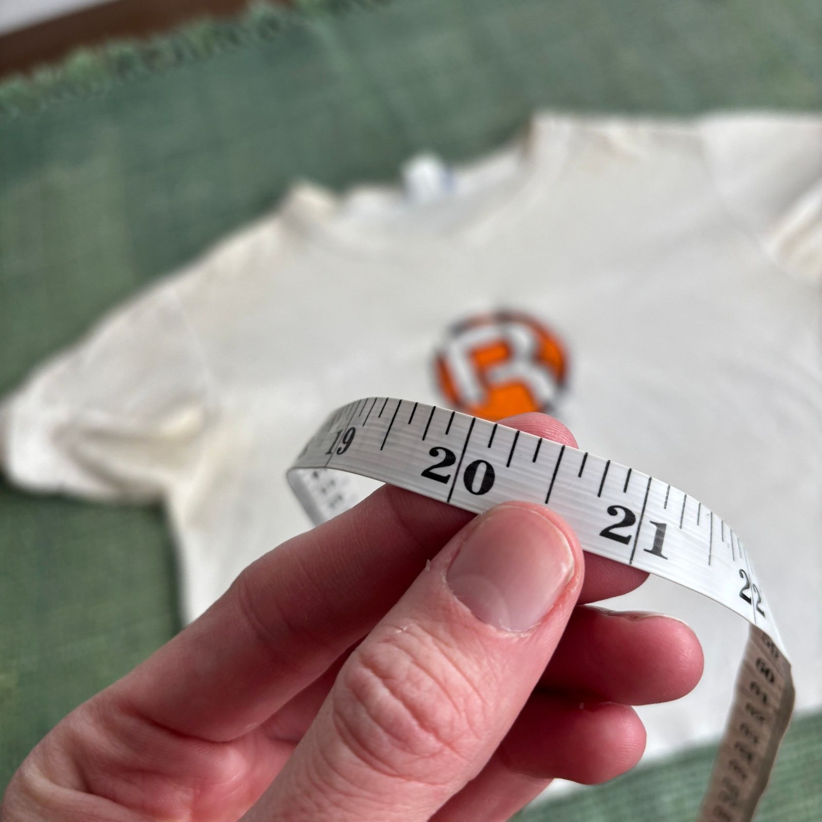 Reebok × Vintage 90s Crop Fit Vintage Reebok Cotton Tee Shirt Sz L Size US L / EU 52-54 / 3 - 9 Thumbnail