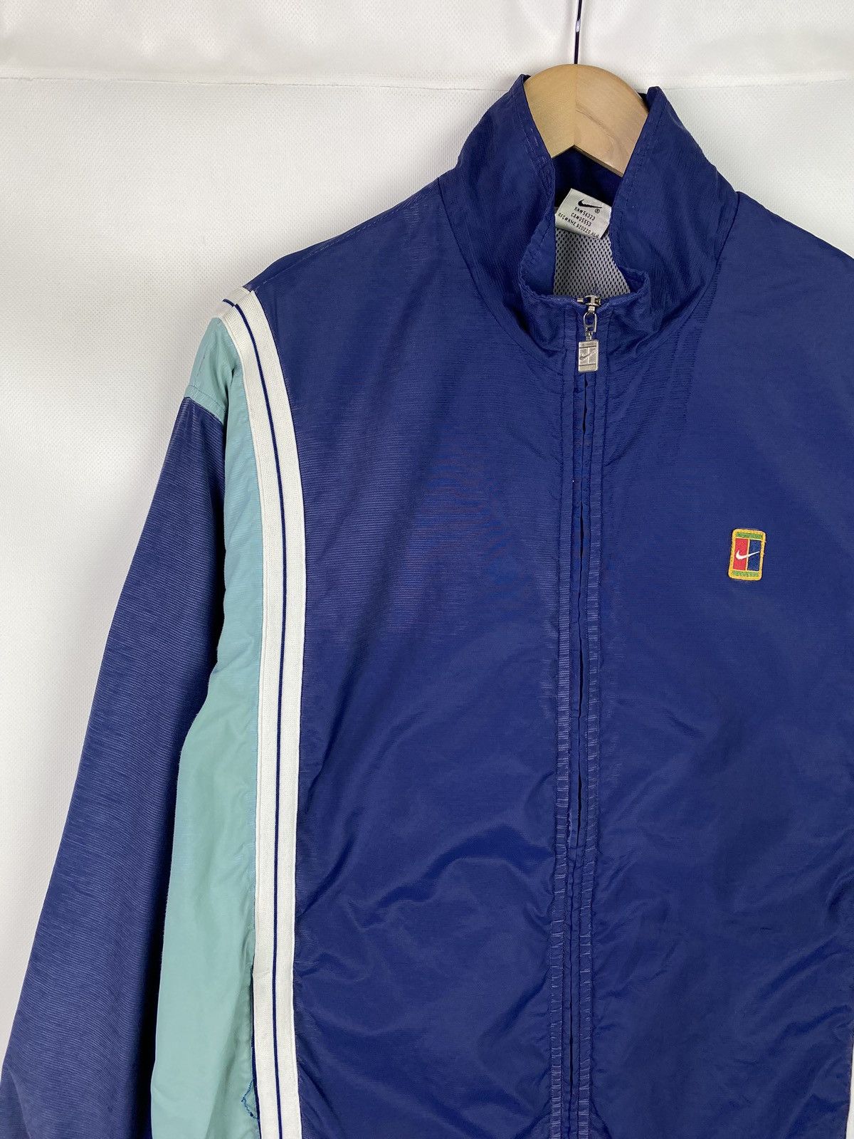 Nike VTG Nike Court men’s nylon windbreaker jacket size L Size US L / EU 52-54 / 3 - 4 Thumbnail