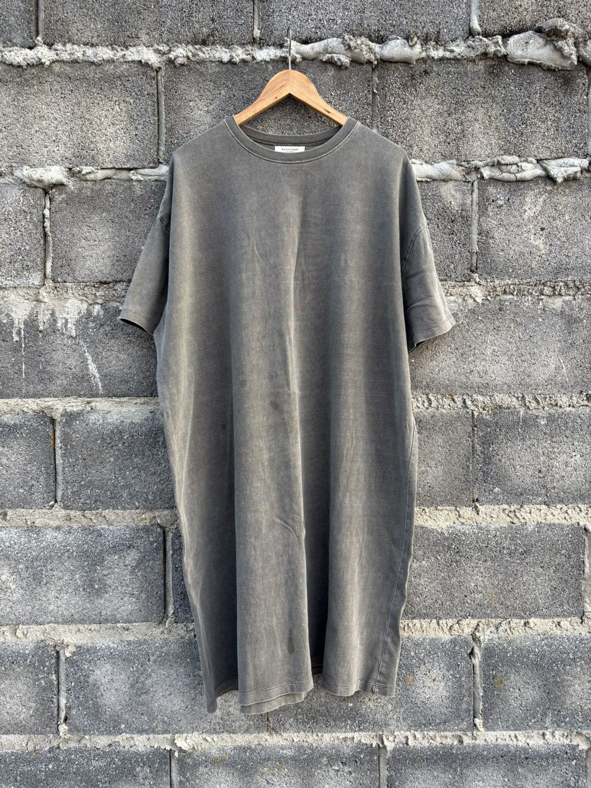 Japanese Brand Faded BACK NUMBER Dress T-Shirt Size US M / EU 48-50 / 2 - 1 Thumbnail