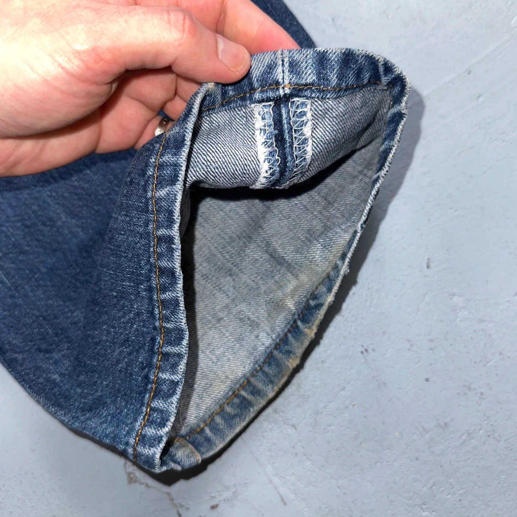 Levi's VINTAGE Levi's 501 Jeans Straight Levi's 501 Blue 40x32 90s Mens Regular Classic Mid Rise Button Closure Denim 40x31 501 Series Leather? Size US 40 / EU 56 - 4 Thumbnail