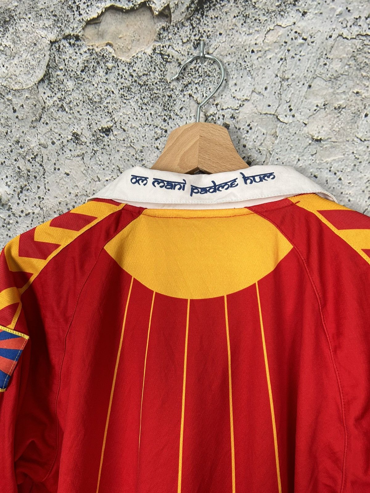 Hummel × Vintage Vintage Tibetan National Football Rare Soccer Jersey Hype Size US L / EU 52-54 / 3 - 5 Thumbnail