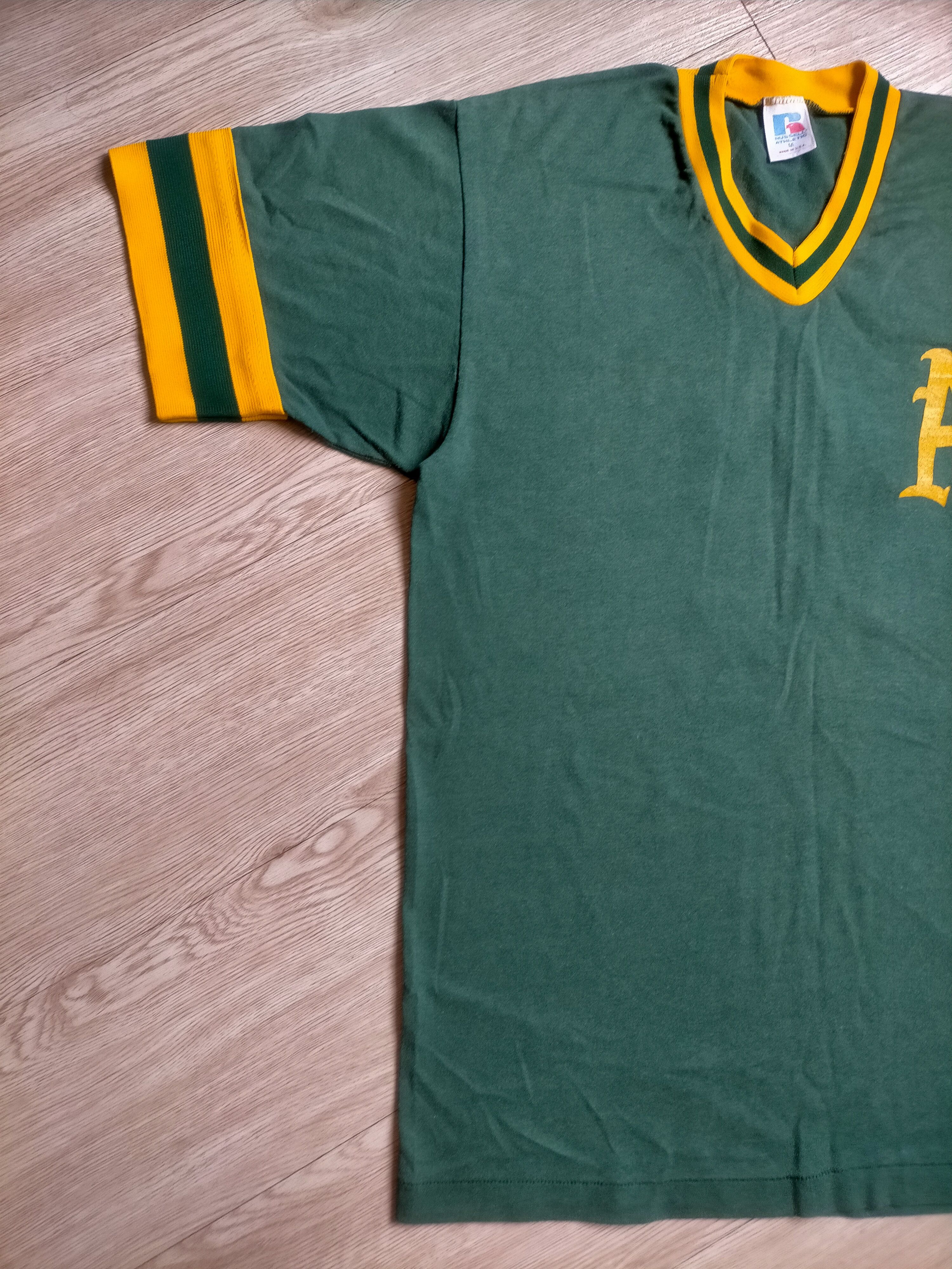 Vintage Vintage 90s Russel Athletic Single stich tee Size US M / EU 48-50 / 2 - 4 Thumbnail