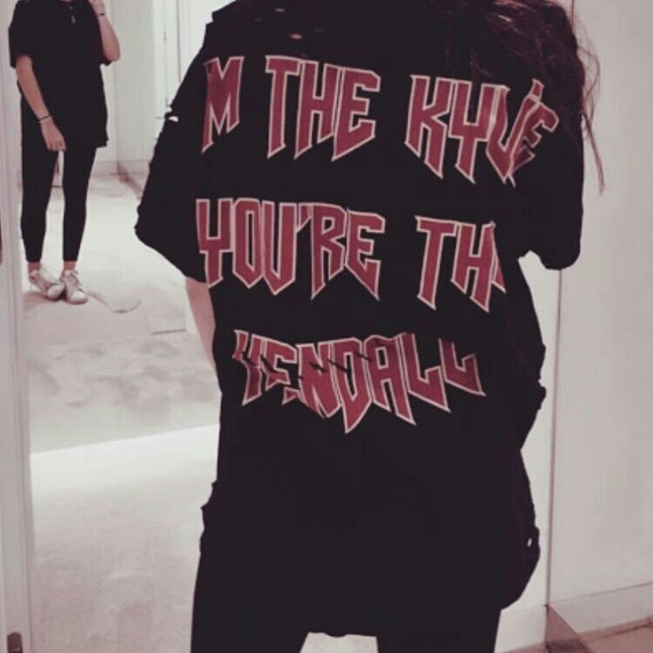 Kendall And Kylie Distressed Kendall And Kylie Iconic Streetwear TShirt Size US L / EU 52-54 / 3 - 1 Thumbnail