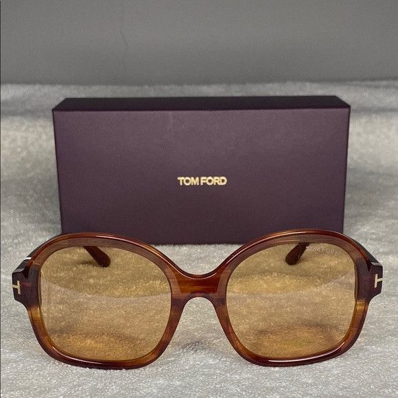 Tom Ford Tom Ford Hanley 57mm Photochromic Butterfly Sunglasses Size ONE SIZE - 1 Thumbnail