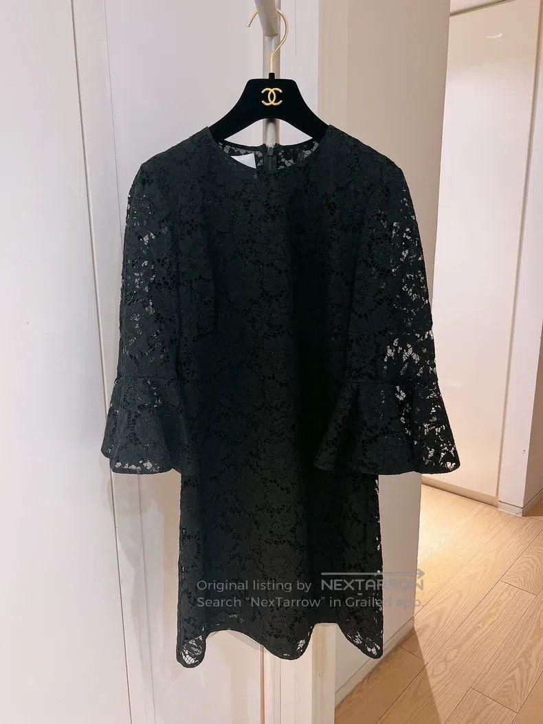 Valentino Valentino Black lace dress Size S / US 4 / IT 40 - 1 Thumbnail