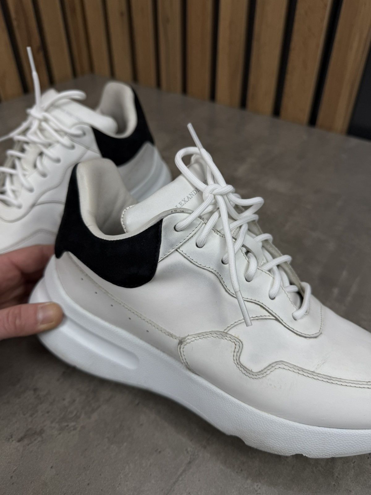 Alexander McQueen Alexander McQueen Oversized White Leather Sneakers Size 38 Size US 8 / IT 38 - 14 Thumbnail