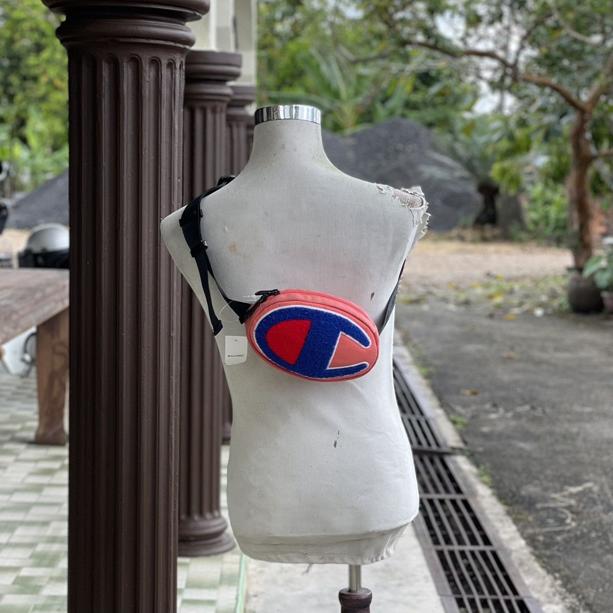 Champion Champion Furry Front Signature Waist Bag Size ONE SIZE - 1 Thumbnail