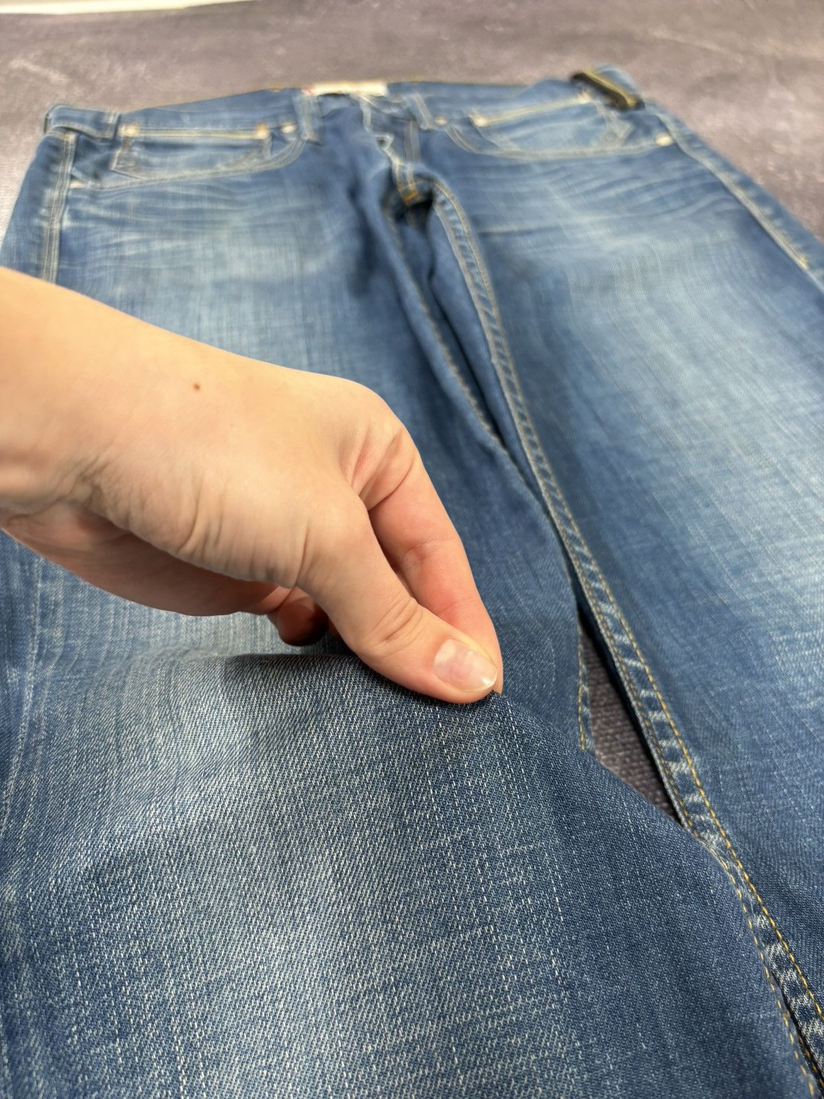 Levi's Vintage Levi’s 519 Slim Fit Faded Blue USA Hype Denim Jeans Size US 33 - 11 Thumbnail