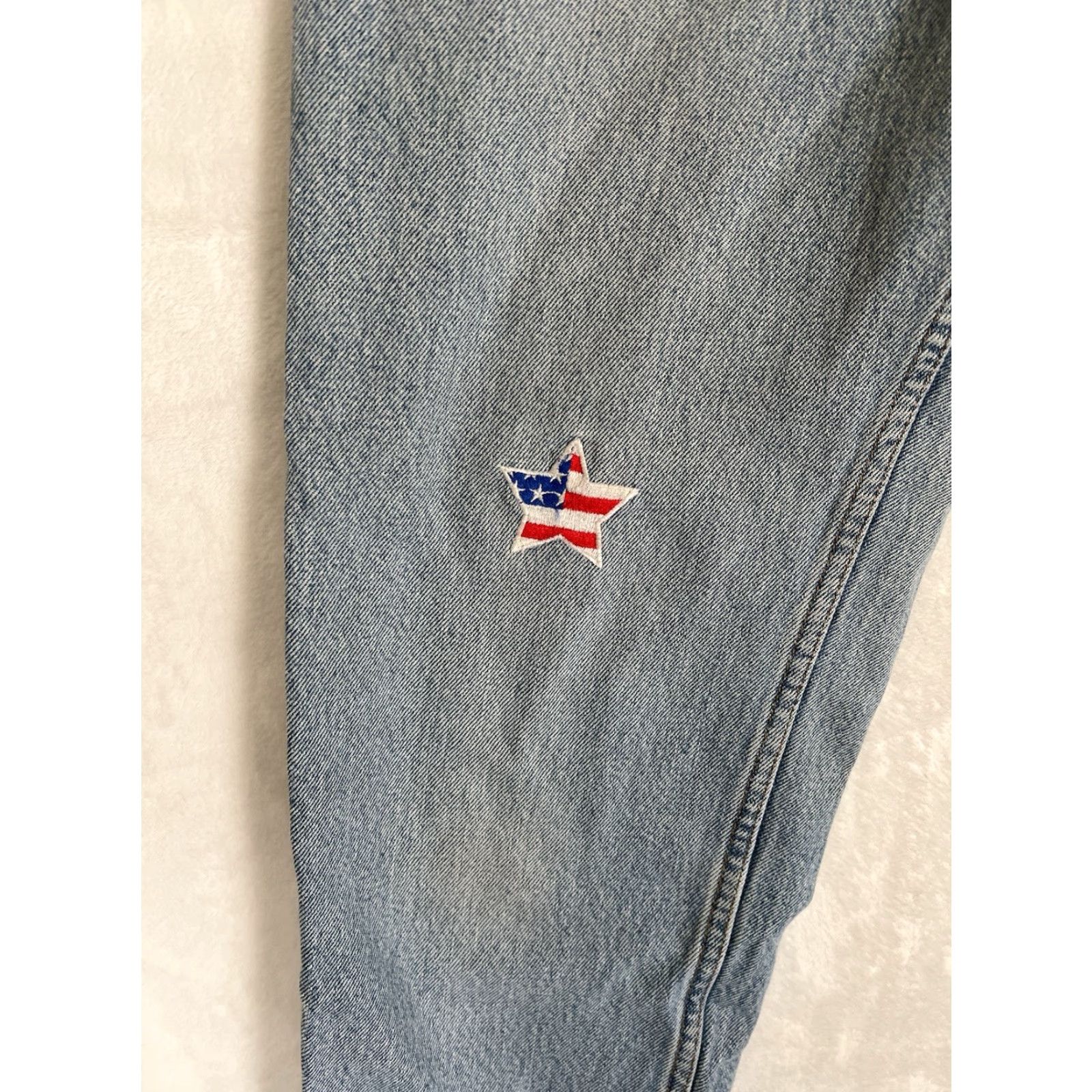 Levi's VINTAGE Levi’s 550 Jeans Woman Regular Size 10 28 in Inseam 5-Pocket Denim Blue 90s Patch Jeans Size 32" / US 10 / IT 46 - 2 Thumbnail