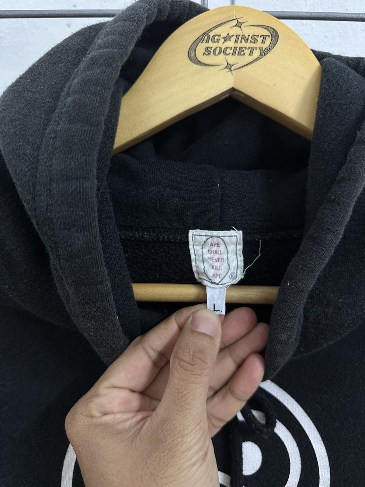 Vintage Vintage 2001 Bape Baby Milo Nowhere Co Ltd Parody Hoodie Size US M / EU 48-50 / 2 - 7 Thumbnail