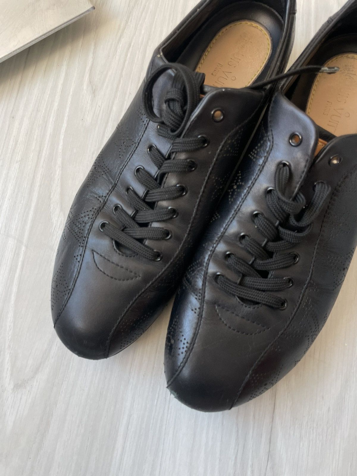 Louis Vuitton Louis Vuitton low top sneakers Size US 8.5 / IT 38.5 - 9 Thumbnail