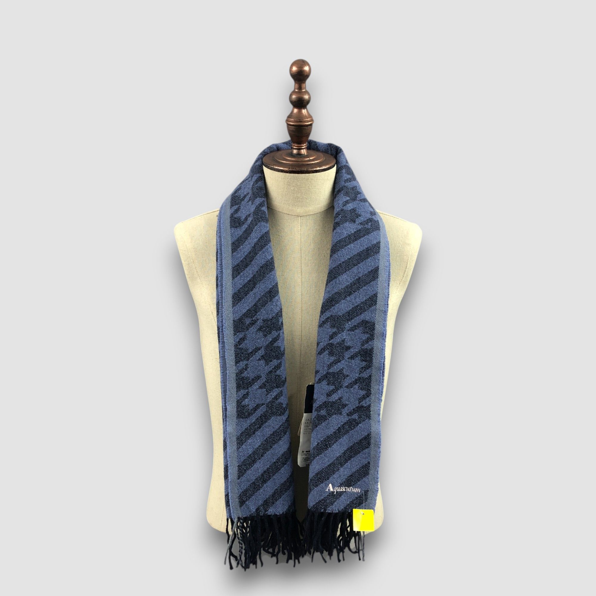 Aquascutum NWT Vintage Aquascutum Scarf Houndstooth Fringe Wool Scarves Size ONE SIZE - 1 Thumbnail