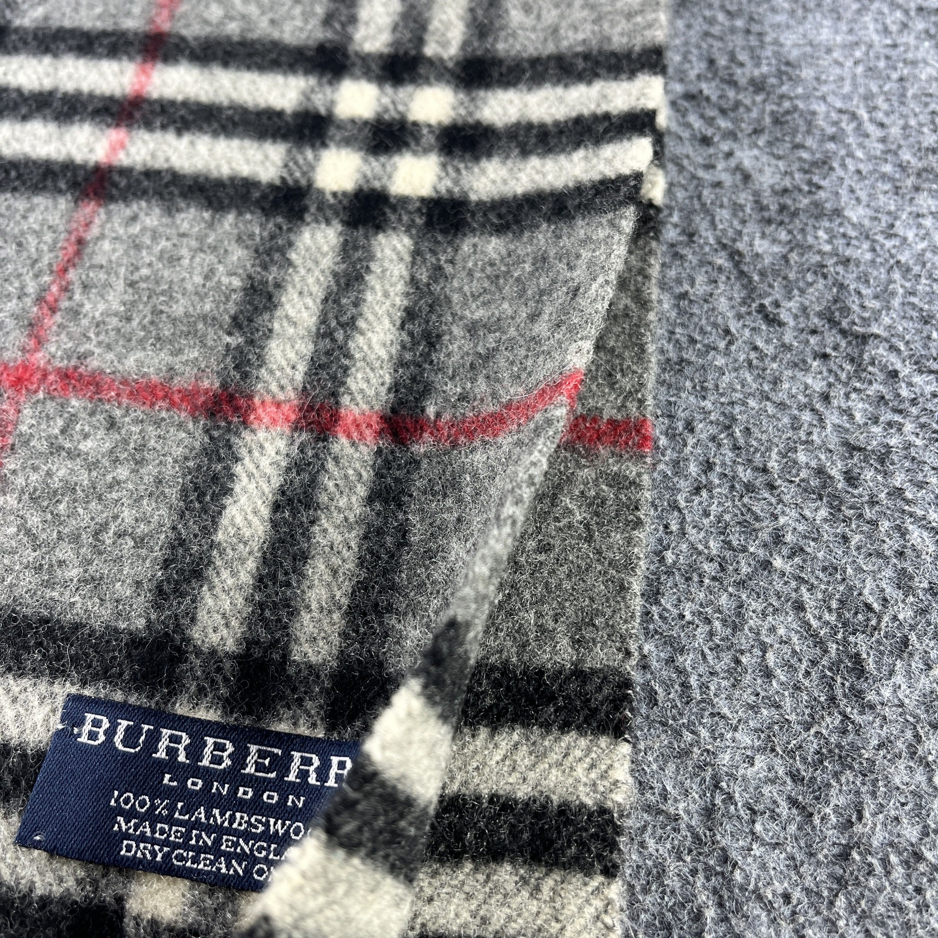 Burberry Burberry Scarf / Muffler / Neckwear T1403 Size ONE SIZE - 8 Thumbnail