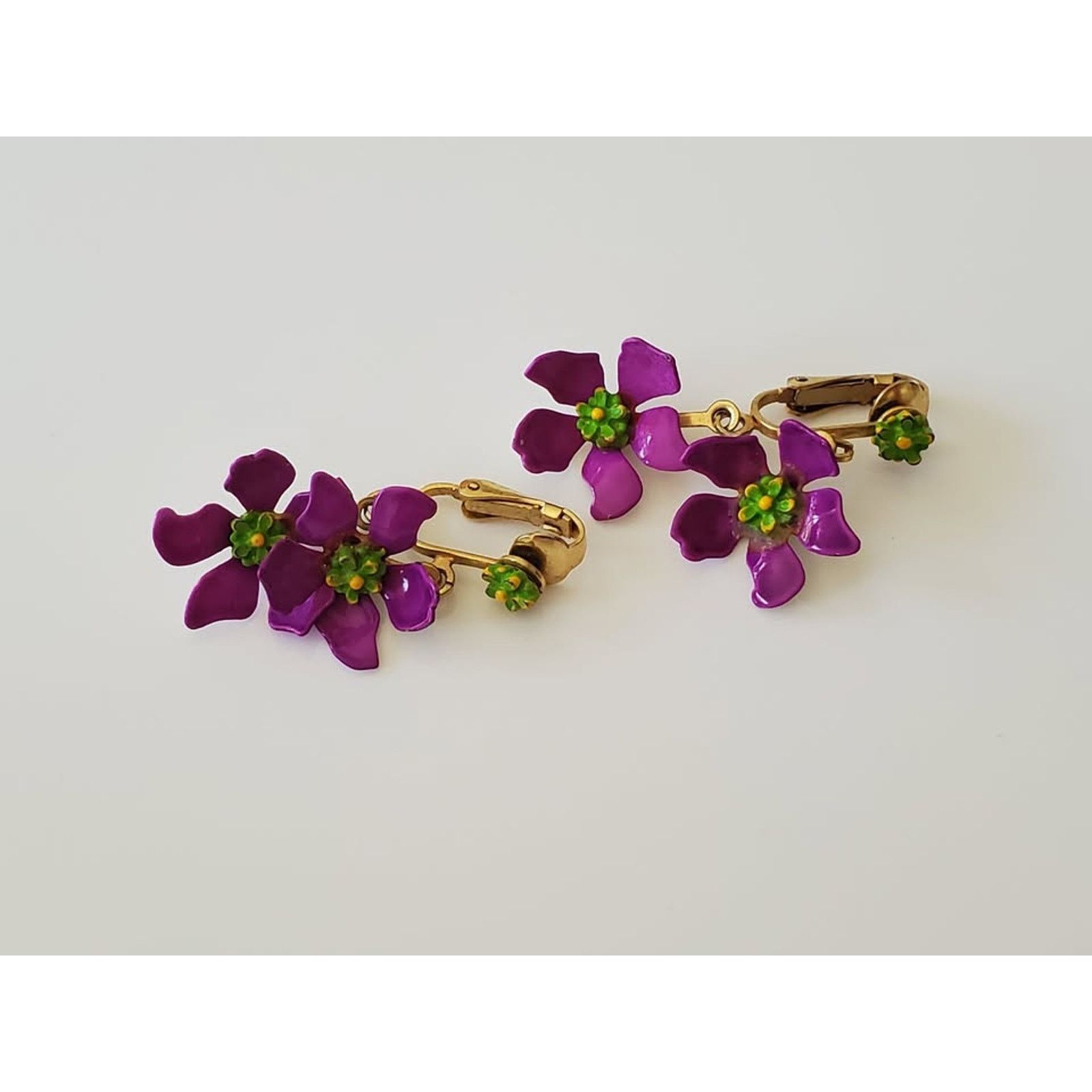 Other Vintage Mid-Century Purple Metal Flower Clip On Earrings Size ONE SIZE - 1 Thumbnail