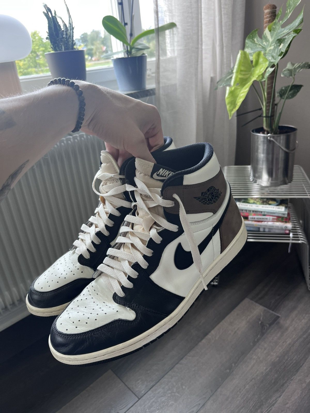 Jordan Brand Jordan 1 Mocha Size US 12 / EU 45 - 1 Thumbnail