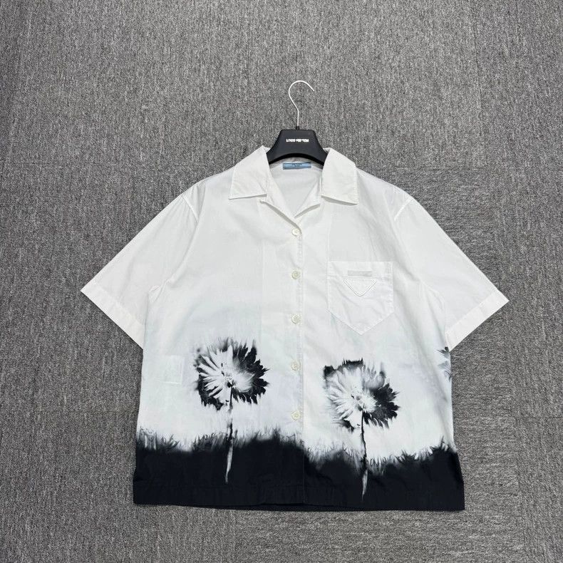 Prada Prada Tie-dyed floral short-sleeved shirt 2502-Nextarrow Size US XS / EU 42 / 0 - 3 Thumbnail