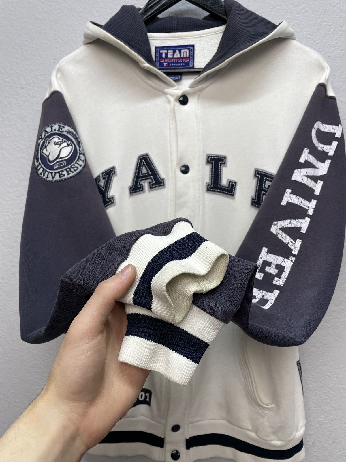 Vintage Vintage Y2K Yale University Boxy Fit Big Logo Zip Hoodie Size US M / EU 48-50 / 2 - 10 Thumbnail