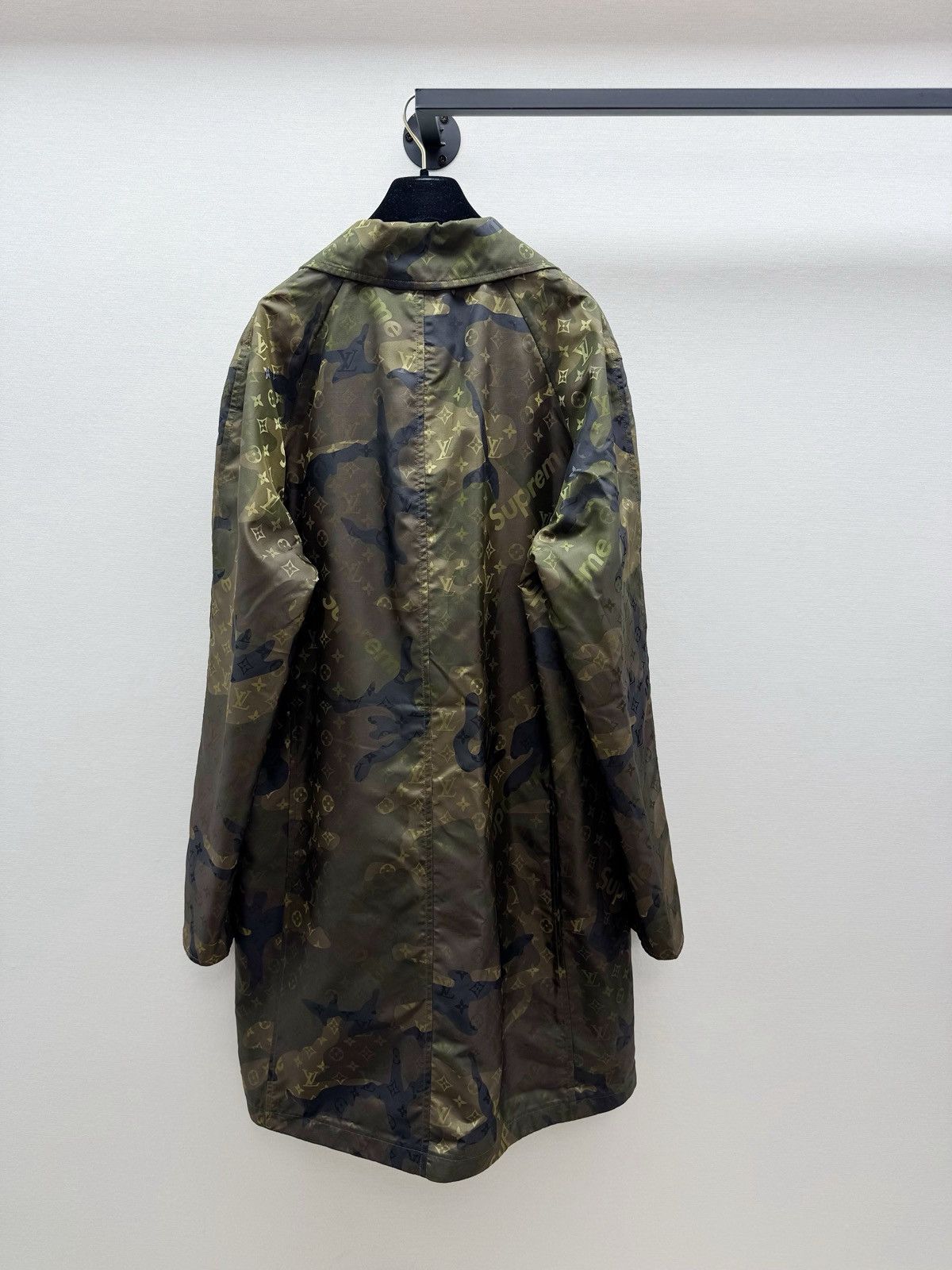 Louis Vuitton × Supreme Supreme Louis Vuitton reversible trench coat size 50 Size US M / EU 48-50 / 2 - 5 Thumbnail