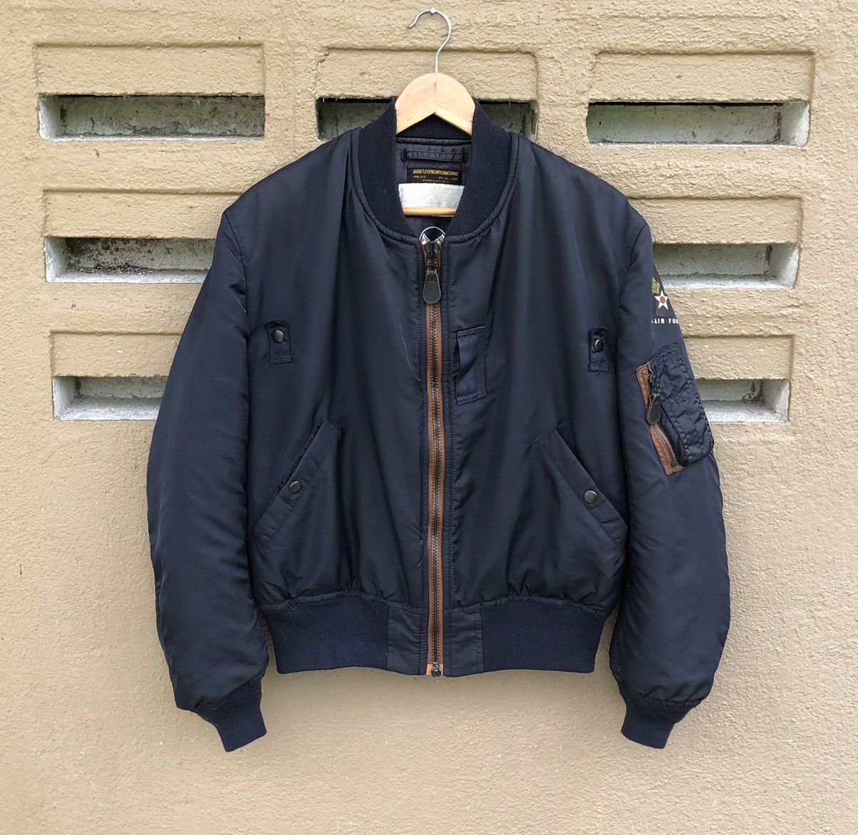 Buzz Rickson's Vintage Flying Intermediate Ma-1 Flight B-15 Bomber Jacket Size US M / EU 48-50 / 2 - 7 Thumbnail