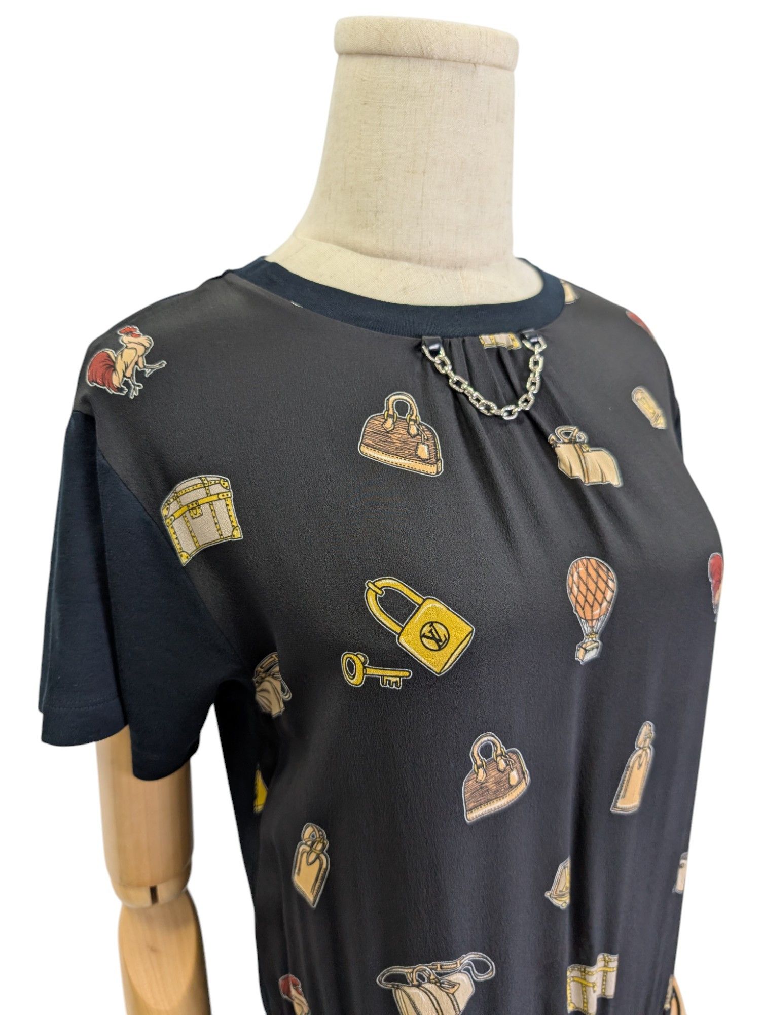 Louis Vuitton Black Dress With Iconic Neck Chain And Logo Graphics Size XS / US 0-2 / IT 36-38 - 4 Thumbnail