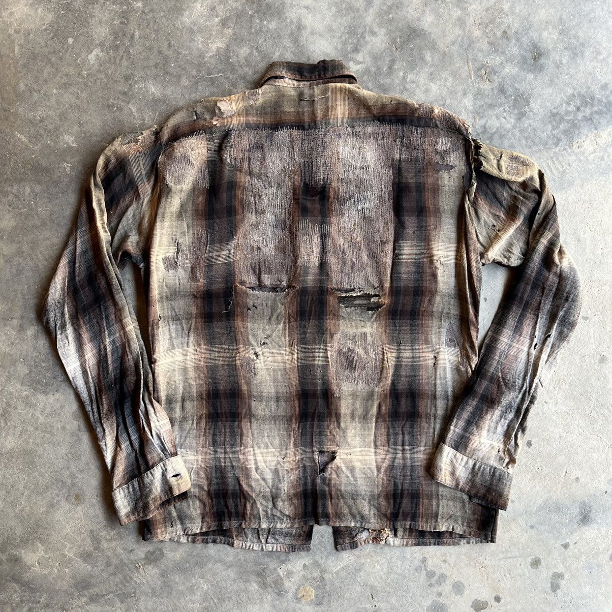 Vintage Thrashed 1950s - 1960s Arrow shadow stripe rayon shirt☠️ Size US L / EU 52-54 / 3 - 4 Thumbnail