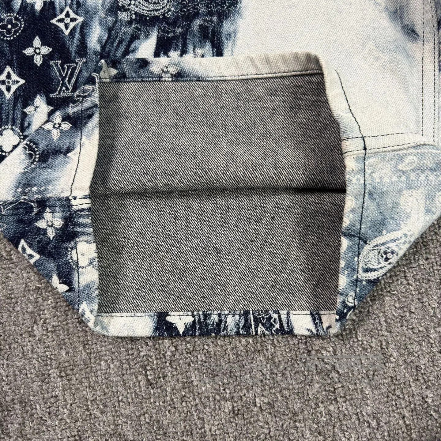 Louis Vuitton LV Bandana Print Denim Shorts. Size US 32 / EU 48 - 8 Thumbnail