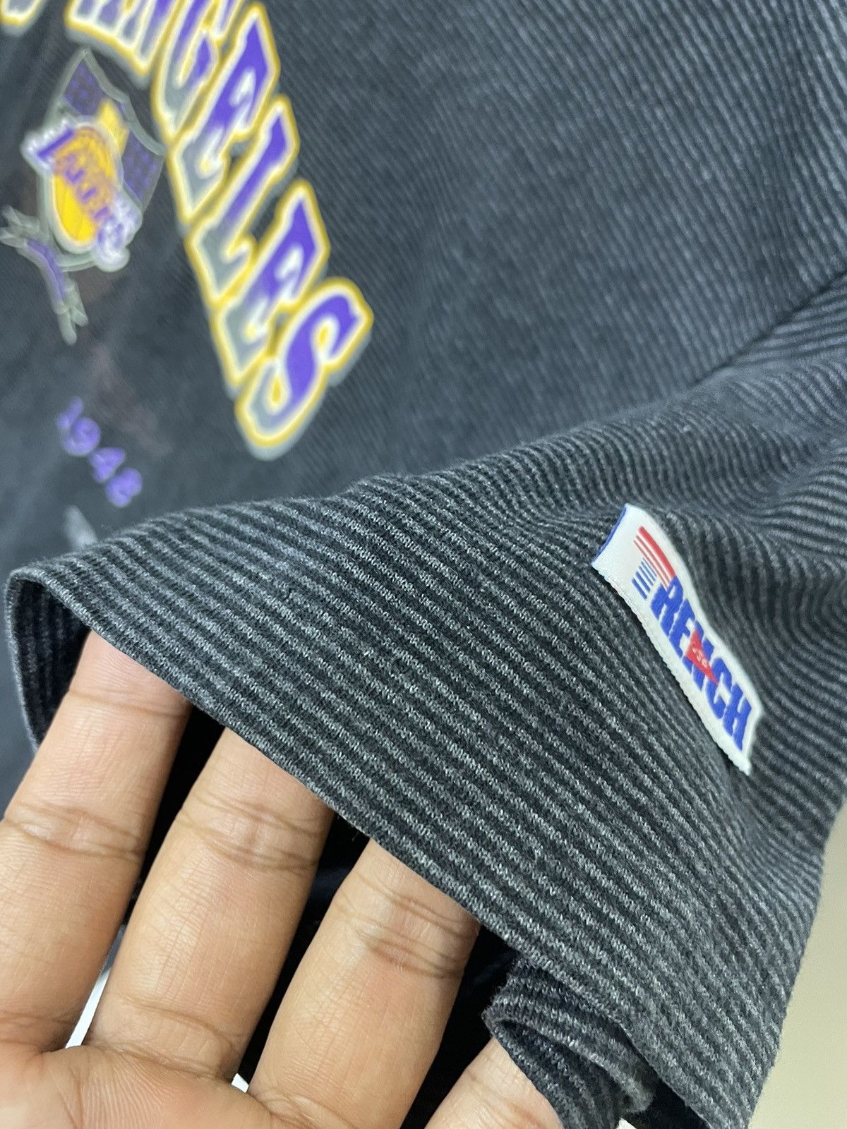 NBA Vintage 90s Carzy Lakers Los Angeles NBA Tees Trenc h Size US L / EU 52-54 / 3 - 4 Thumbnail