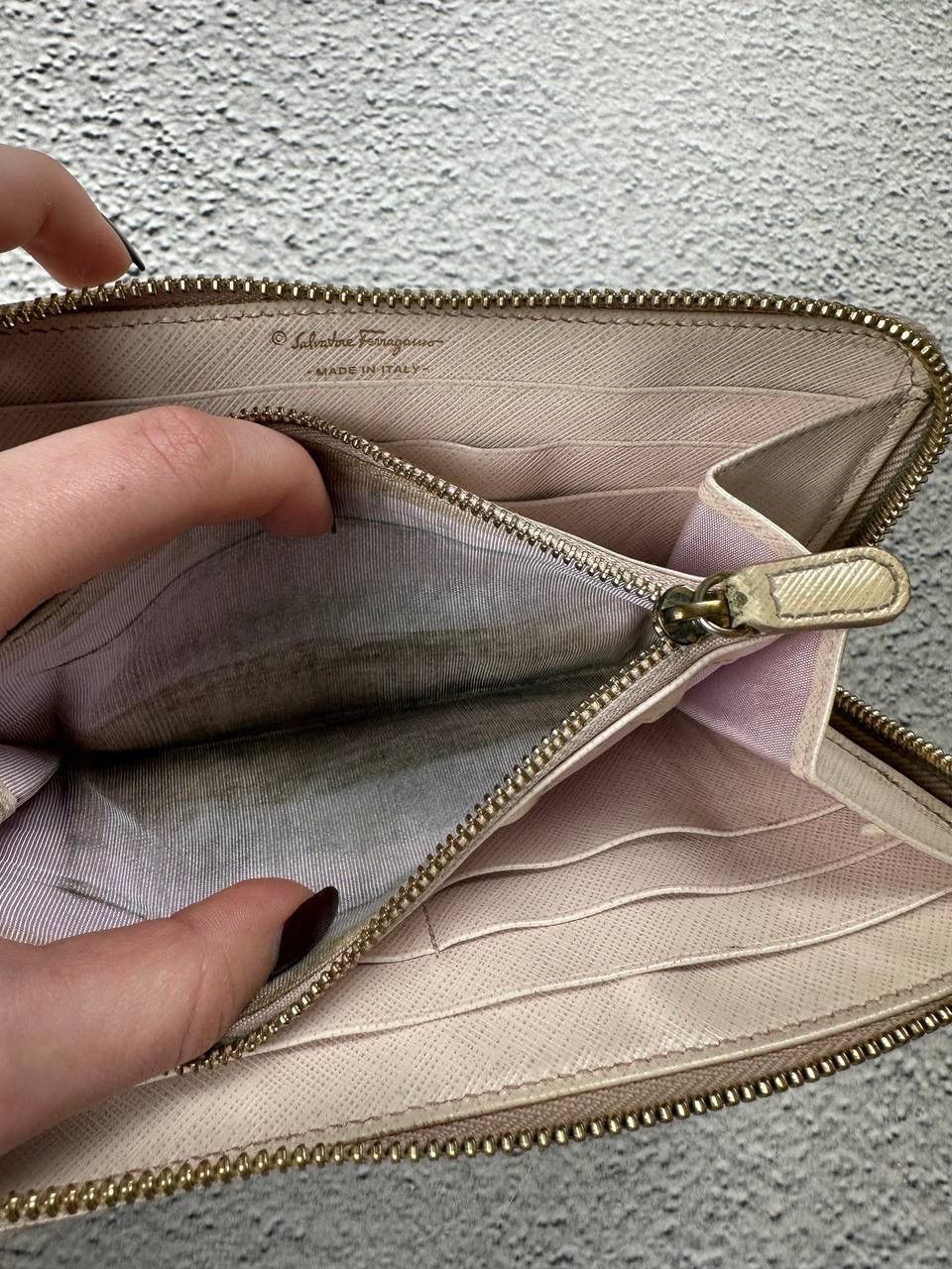 Salvatore Ferragamo Vintage Salvatore Ferragamo Leather Beige Wallet Old Money Size ONE SIZE - 14 Thumbnail