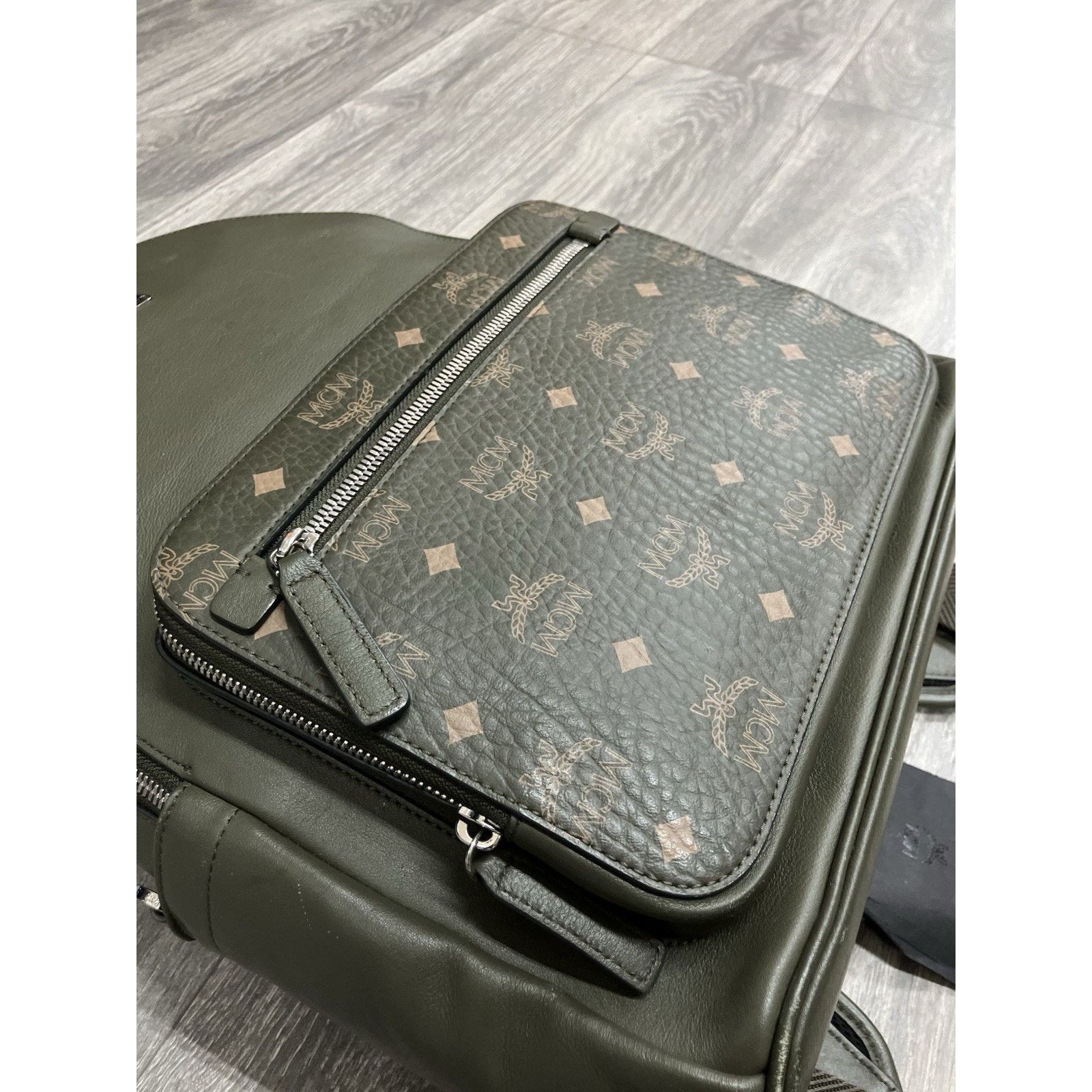 MCM MCM Visetos Backpack ' Khaki / Sea Turtle ' | GOOD CONDITION Size ONE SIZE - 3 Thumbnail