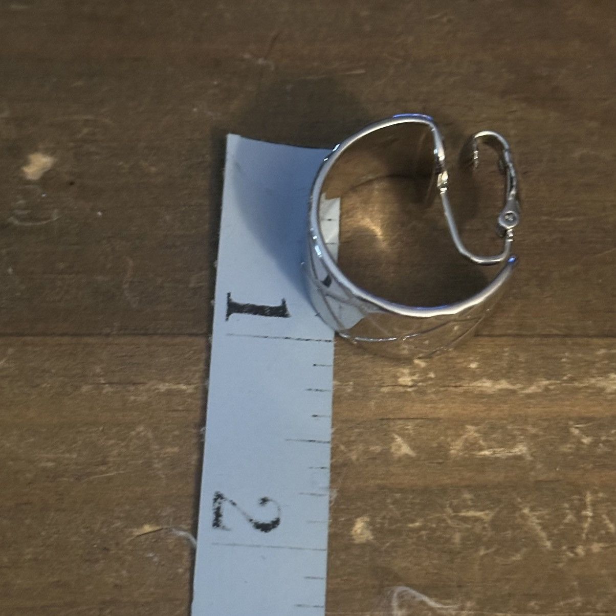 Vintage Vintage chunky silver tone quilt etched clip on hoop earring Size ONE SIZE - 4 Thumbnail