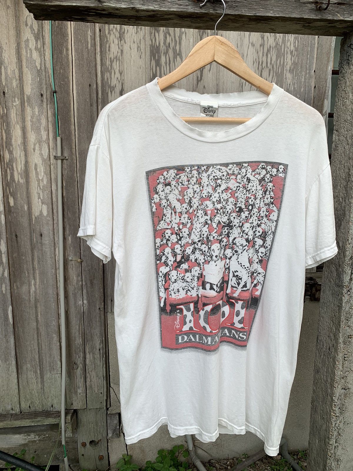 Disney × Vintage Vintage Distressed 101 Dalmatians t shirts Size US L / EU 52-54 / 3 - 3 Thumbnail